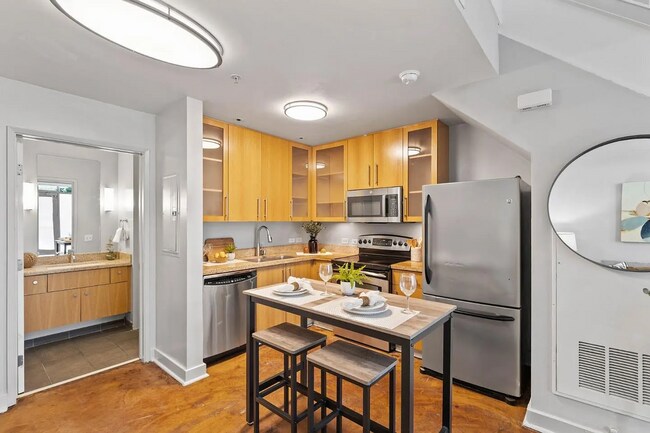 Building Photo - Unit 105