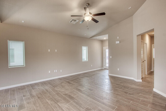 Building Photo - 14929 Tierra Crystal Ave