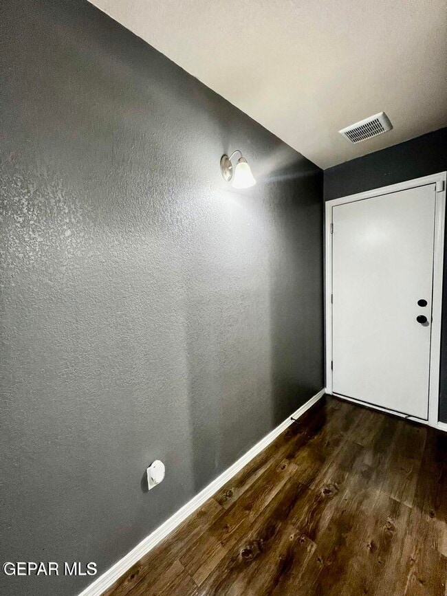 Building Photo - 749 Villa Romero Dr