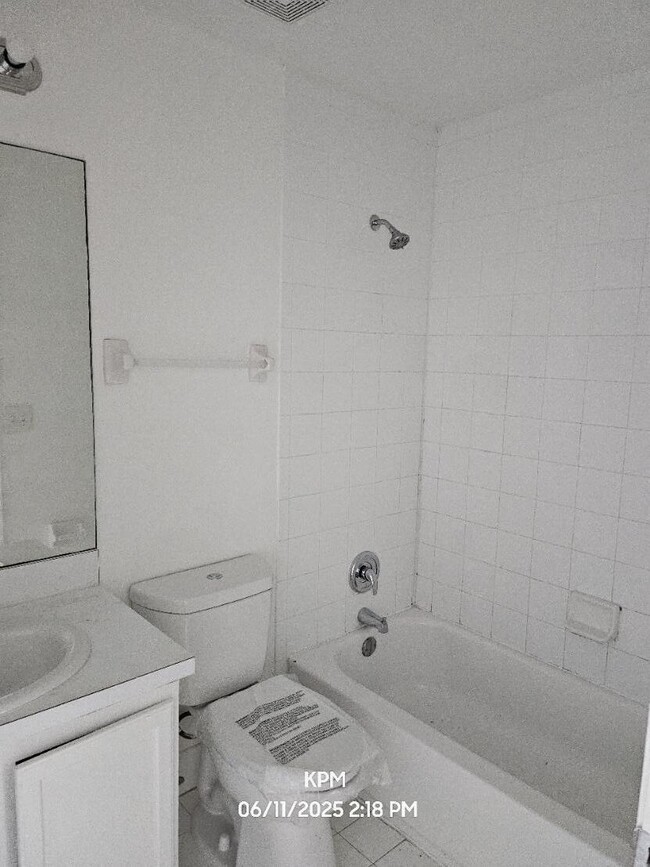 Building Photo - 1109 Colonial Palms Way