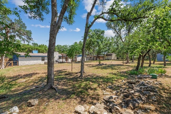 Building Photo - 6010 Oakclaire Dr