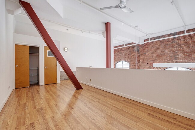 Building Photo - 701 Minnesota St