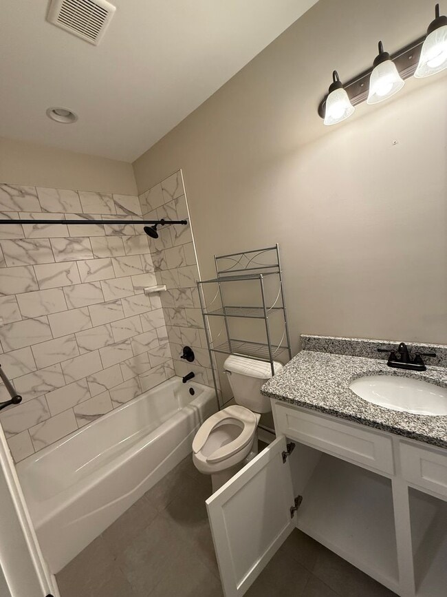 Building Photo - Park West