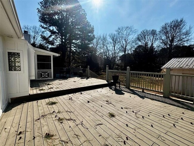 Building Photo - 125 Lantern Ridge Dr