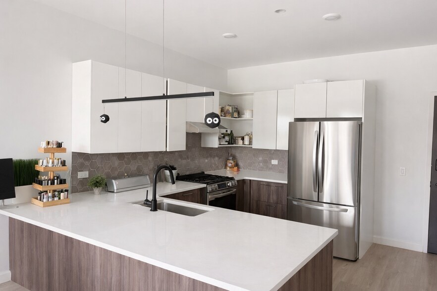 Building Photo - 948 W Sunnyside Ave