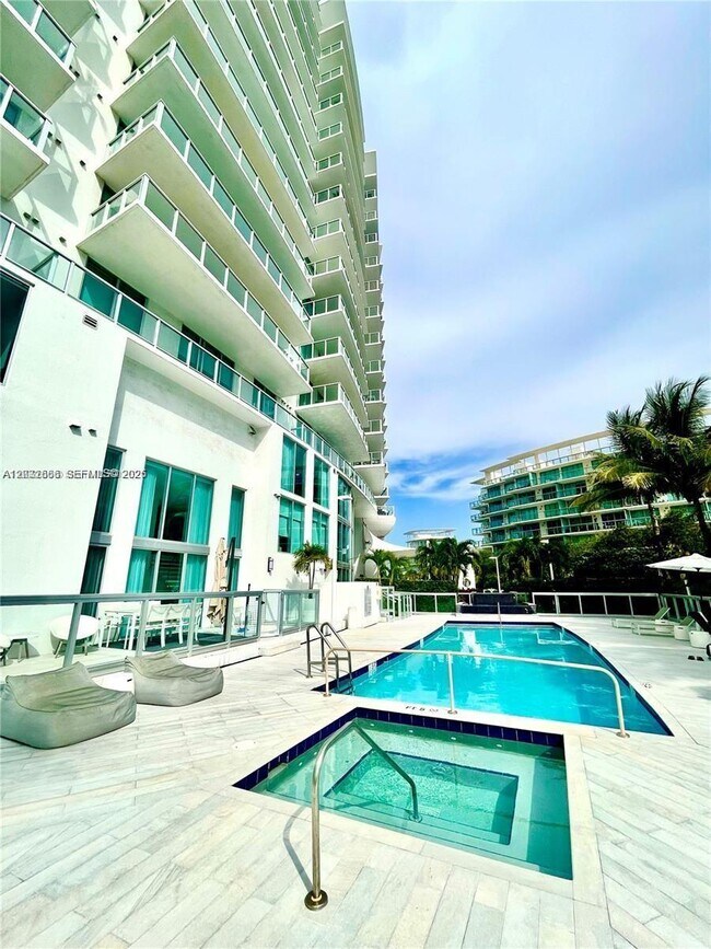Building Photo - 6700 Indian Creek Dr