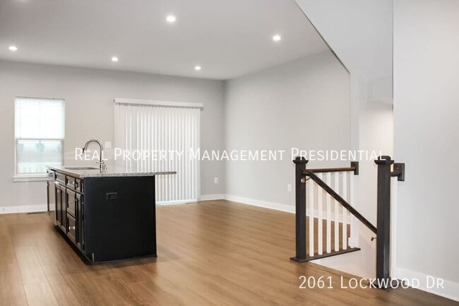 Building Photo - 2061 Lockwood Dr