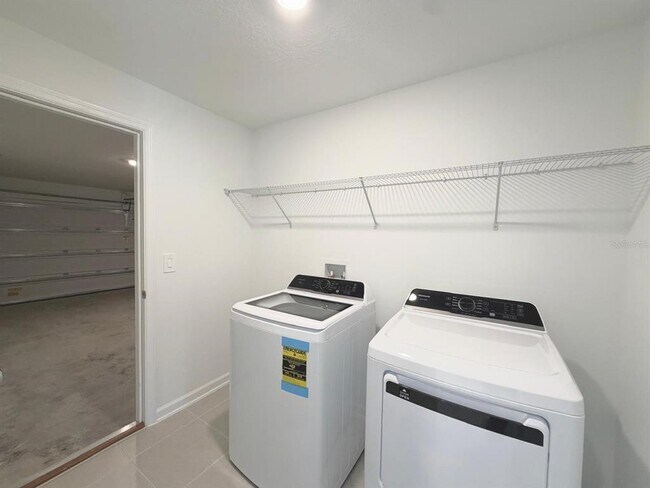 Building Photo - 4746 Katrina Dr