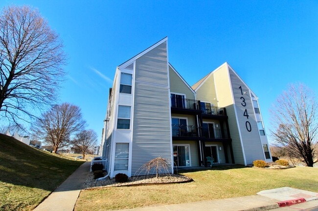 Building Photo - 1340 Hunters Rd