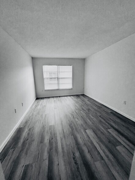 Building Photo - 2853 Forrestal Ct