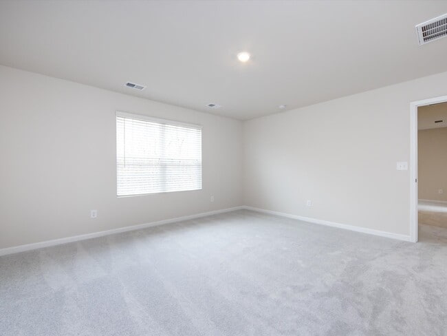 Building Photo - 1048 Old Trade St