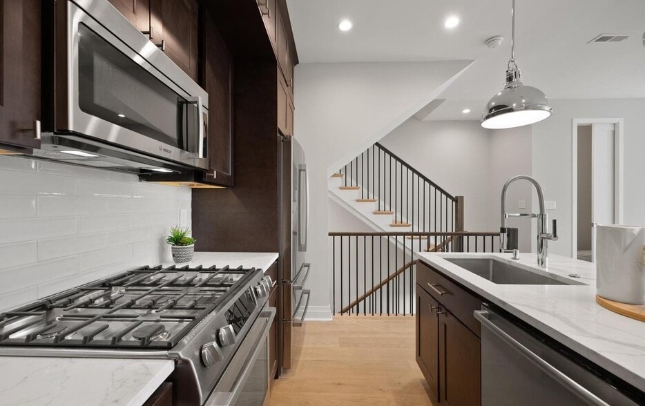 Building Photo - 431 Quincy St NW