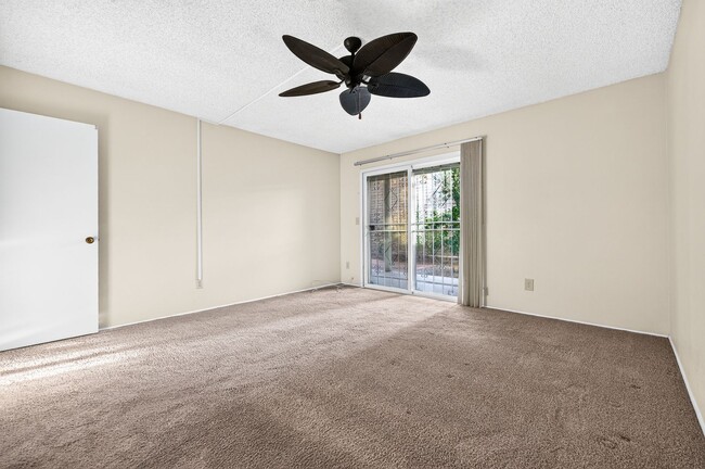 Building Photo - 510 W Cll Lago