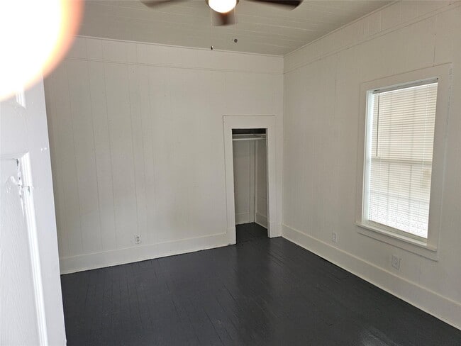 Building Photo - 2118 Elysian St