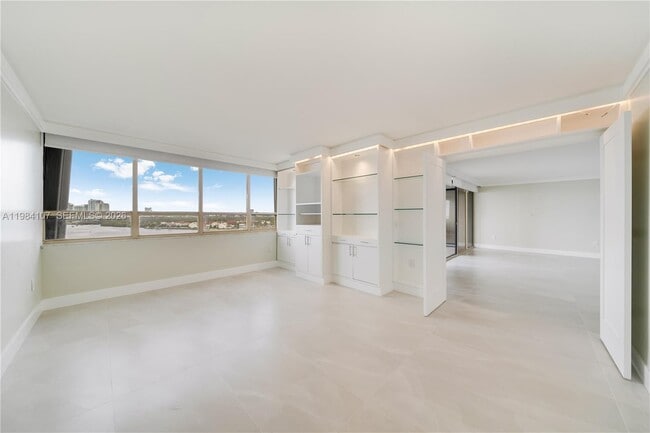 Building Photo - 1 Grove Isle Dr