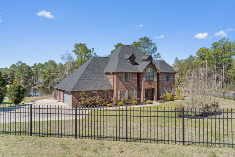 Building Photo - 100 Sioux Cir