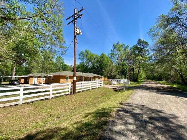 Building Photo - 10451 N Essex Dr