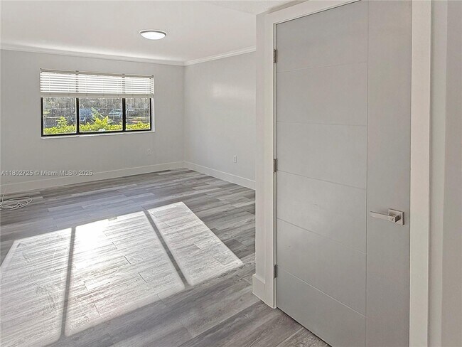Building Photo - 9766 SW 138th Ave