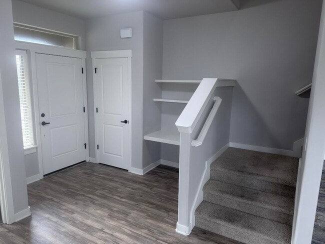 Building Photo - Charming and Sophisticated