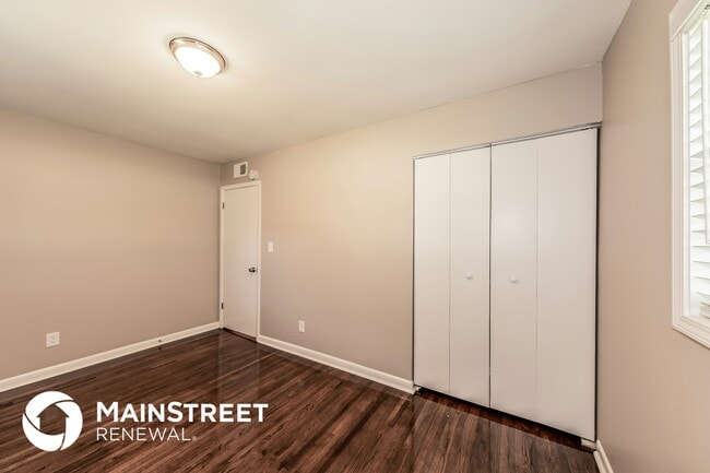 Building Photo - 1129 Roebuck Lawn Dr