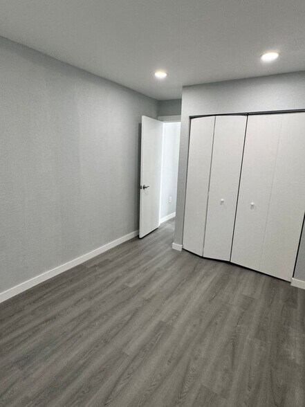 Building Photo - 3012 Ybor St