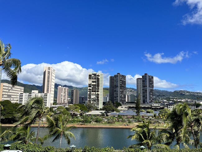 Building Photo - 2121 Ala Wai Blvd