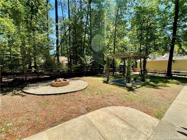 Building Photo - 1710 Chateau Cir