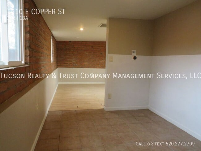 Building Photo - 1610 E Copper St