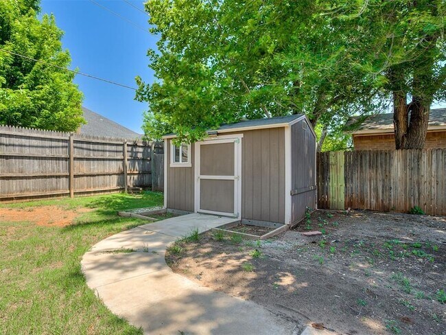 Building Photo - 1305 Apollo Rd