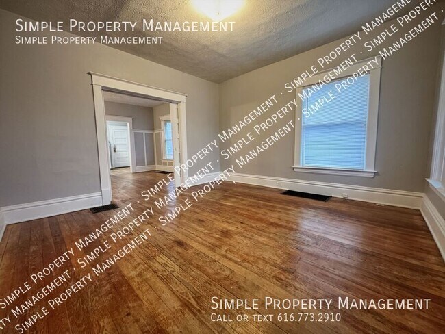 Building Photo - 1036 Lafayette Ave NE