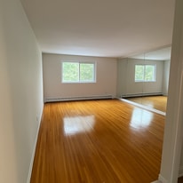 Building Photo - 815 Throggs Neck Expy