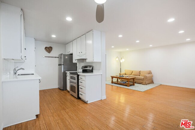 Building Photo - 918 17th St