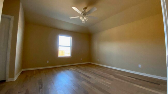 Building Photo - 3 bed 2 bath House for Lease in Sherman