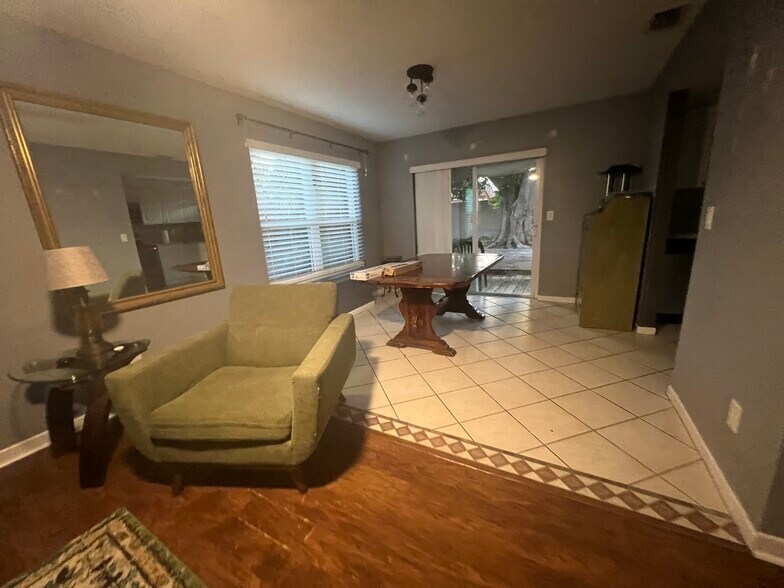Dining Room - 6959 Aberfeldy Ave N