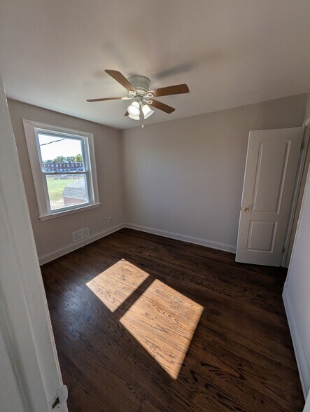 Building Photo - 3831 Shannon Dr