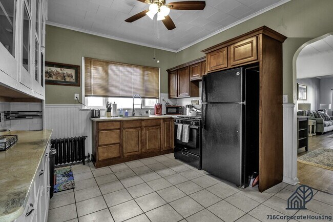 Building Photo - Furnished 2-Bedroom First-Floor Apartment Near Elmwood Village
