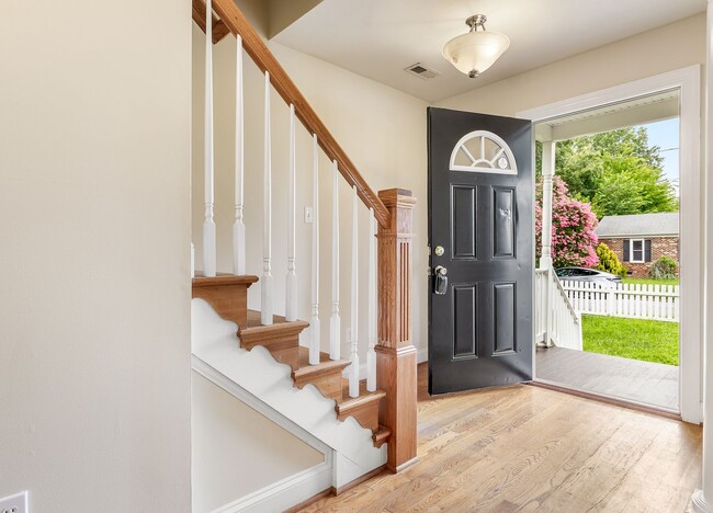 Building Photo - BEAUTIFUL NEWER SINGLE FAMILY HOME NEAR VCU