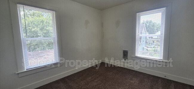 Building Photo - 1414 Oakland St