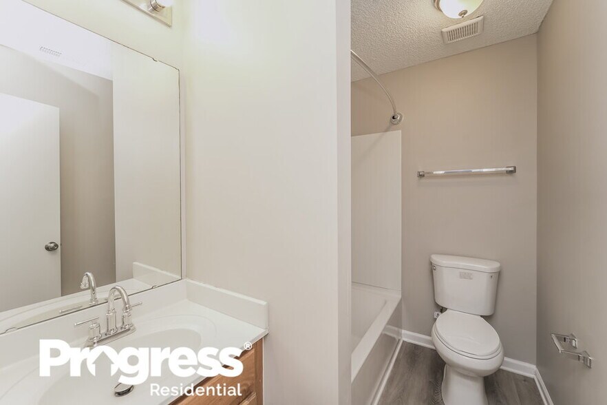 Building Photo - 10425 Katie Creek Ct