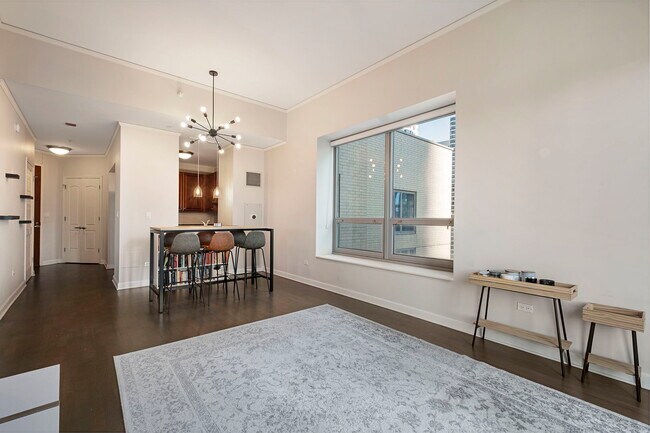 Building Photo - 420 E Waterside Dr