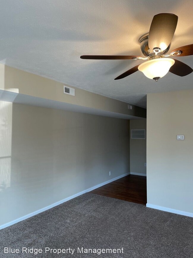 Building Photo - 2 br, 1.5 bath House - 730 Sir Echo Drive ...