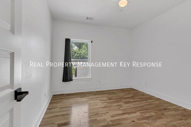 Building Photo - 1235 Vultee Blvd