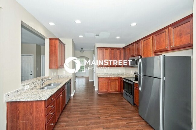 Building Photo - 3 Bedroom Pet-Friendly Home in Charlotte, NC with Main Street Renewal