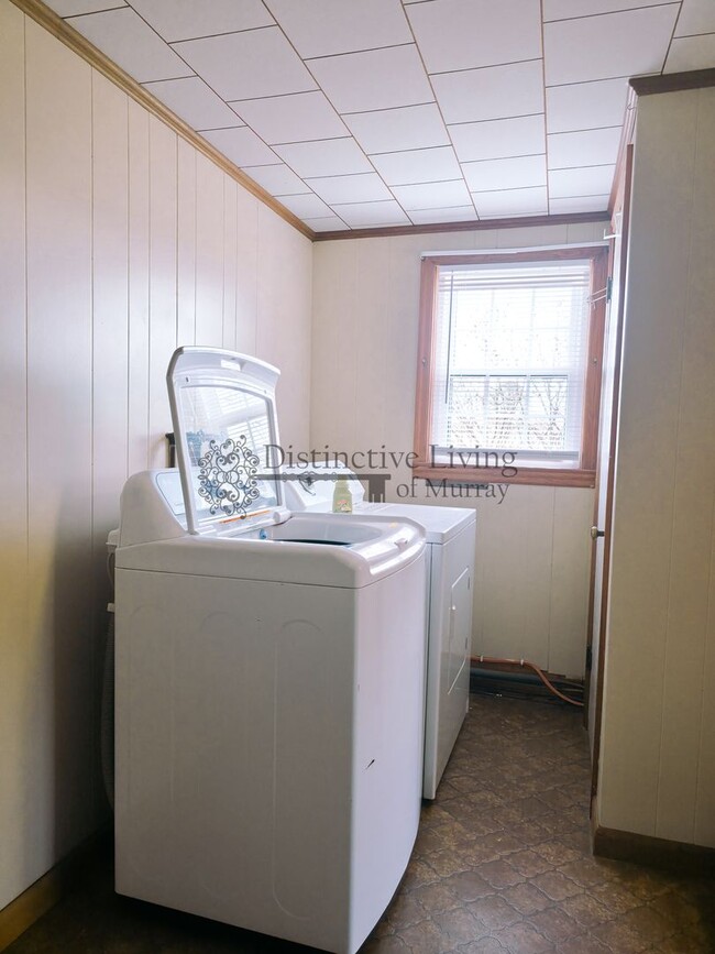 Building Photo - Attention Front Porch Sittin' Lovers- 2 bed 1 bath house in the country in Hazel