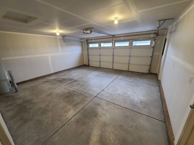 Building Photo - Single Level 3 Bed/2 Bath in NW Redmond - Upas Avenue