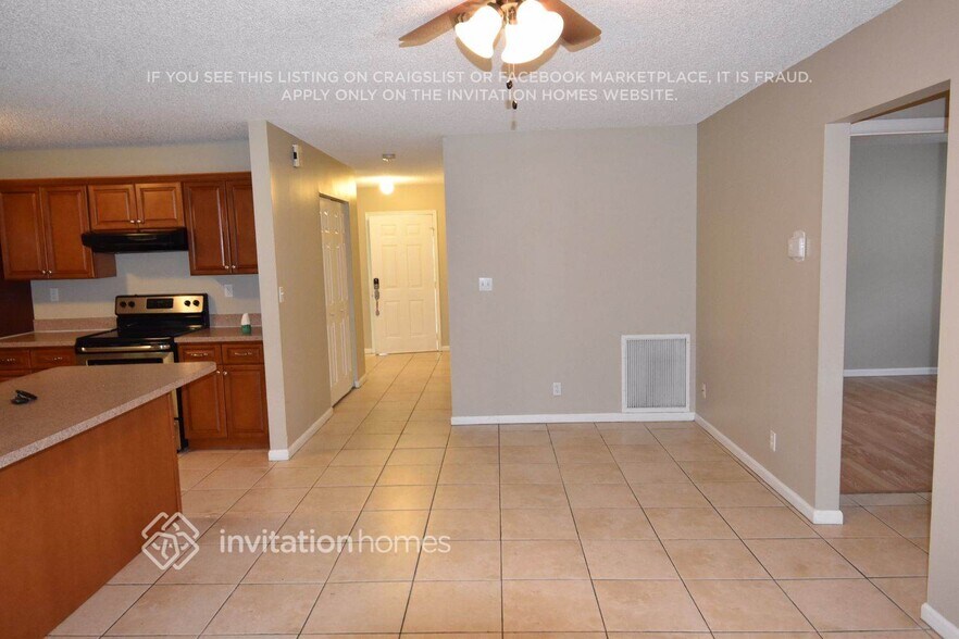 Building Photo - 2634 Yarmouth Dr