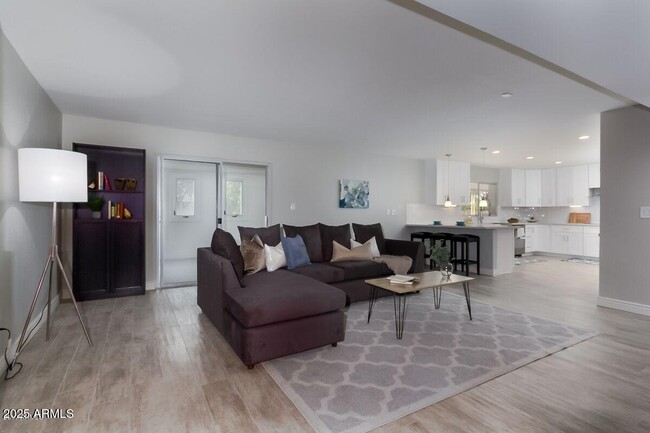 Building Photo - 4614 S Kachina Dr