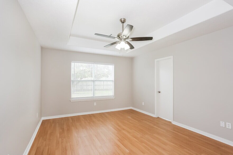 Building Photo - 16096 Sun View Ln