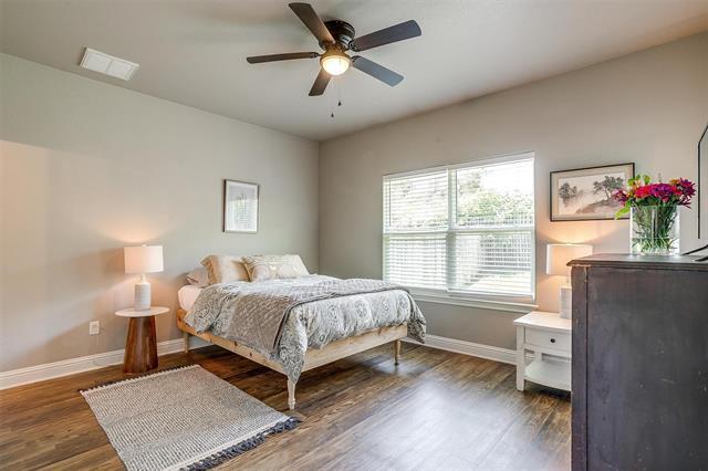 Building Photo - 2710 James