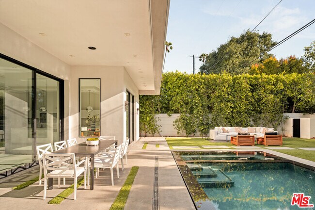 Building Photo - 4445 Camellia Ave